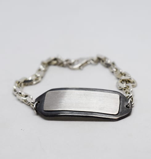 Armband med platta