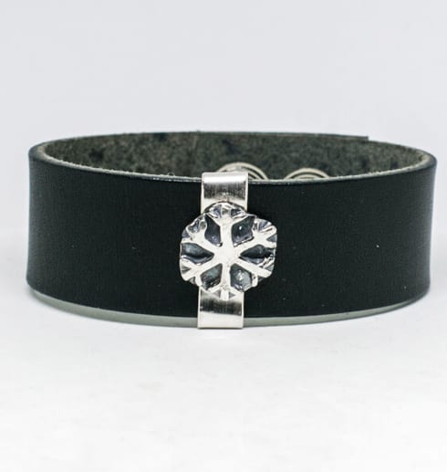 Läderarmband med snöflinga