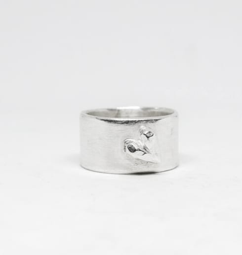 Ring med kantigt hjärta