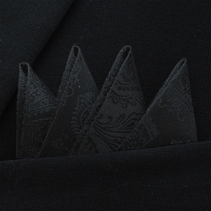 Färdigvikt bröstnäsduk Paisley  Svart
