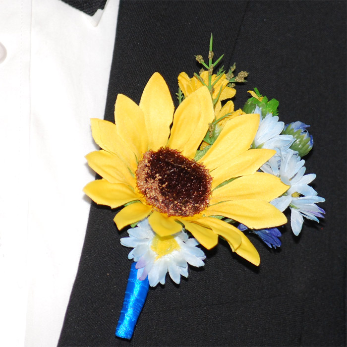 Corsage Solros med Blåa Inslag