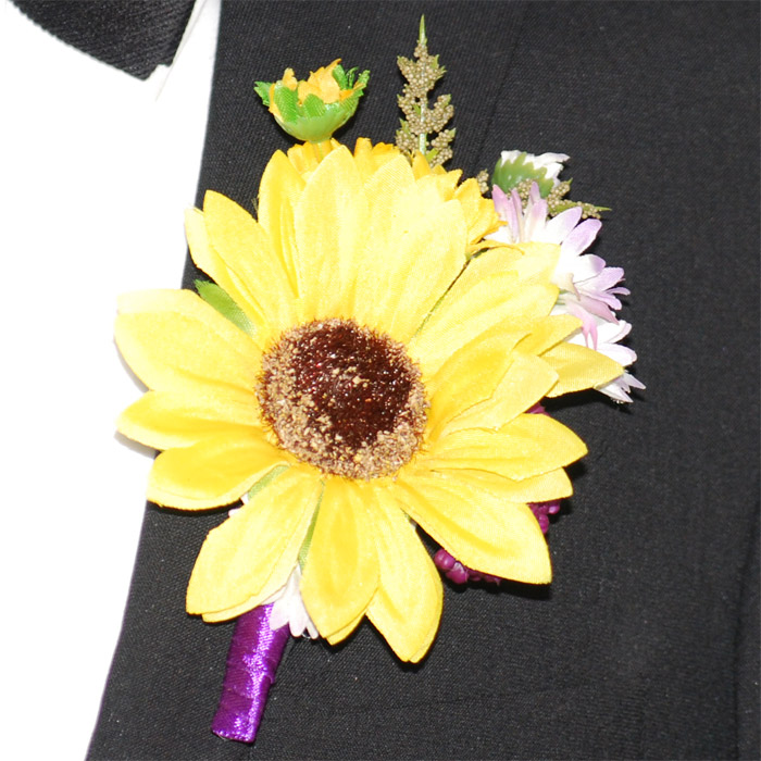 Corsage Solros med Lila Inslag