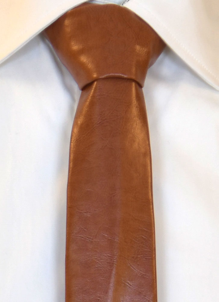 Slips i konstläder brun