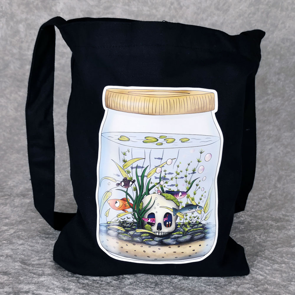 Tygkasse med långt band - Life in a jar, Skull and fishes