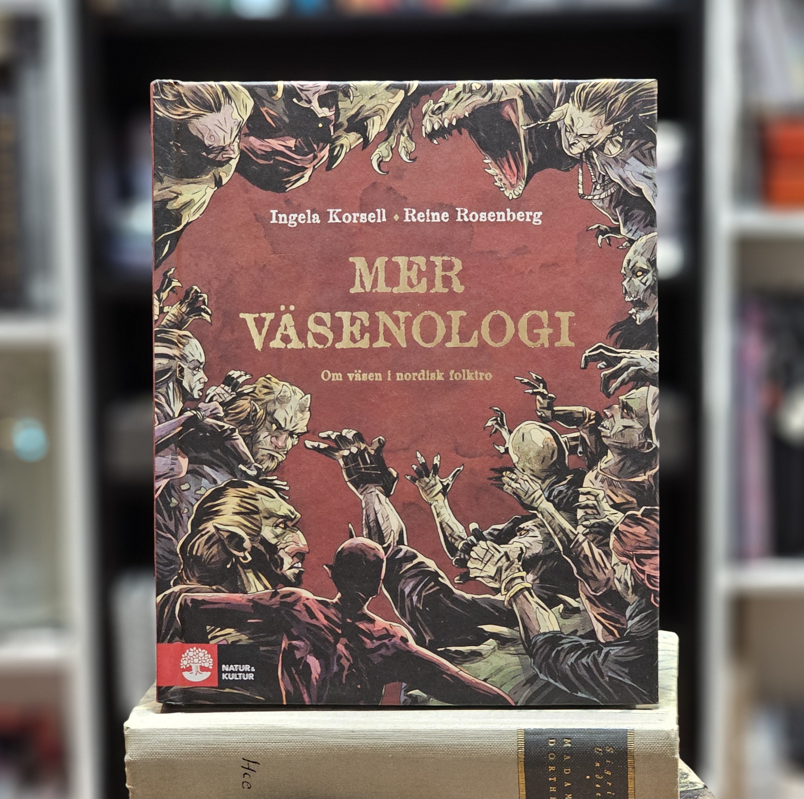 Bok - Mer väsenologi