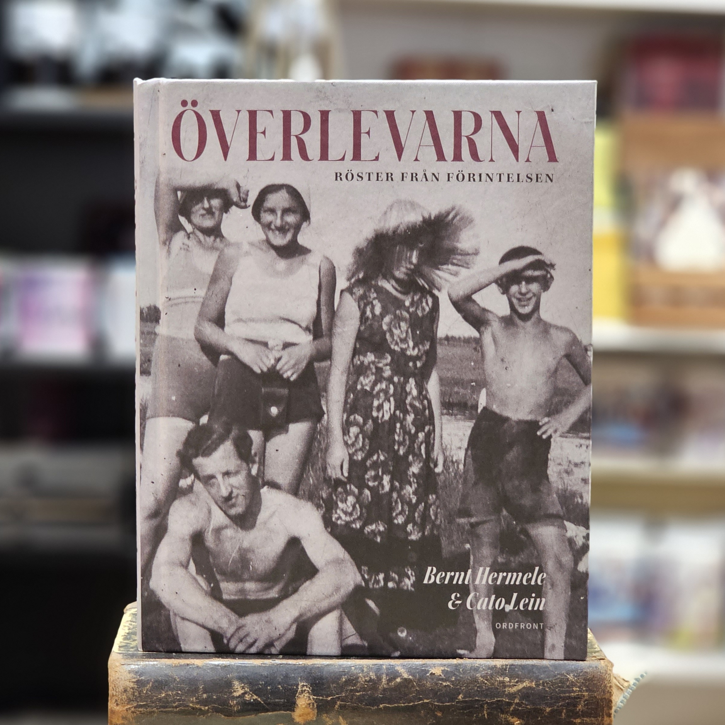 Bok - Överlevarna : röster från förintelsen