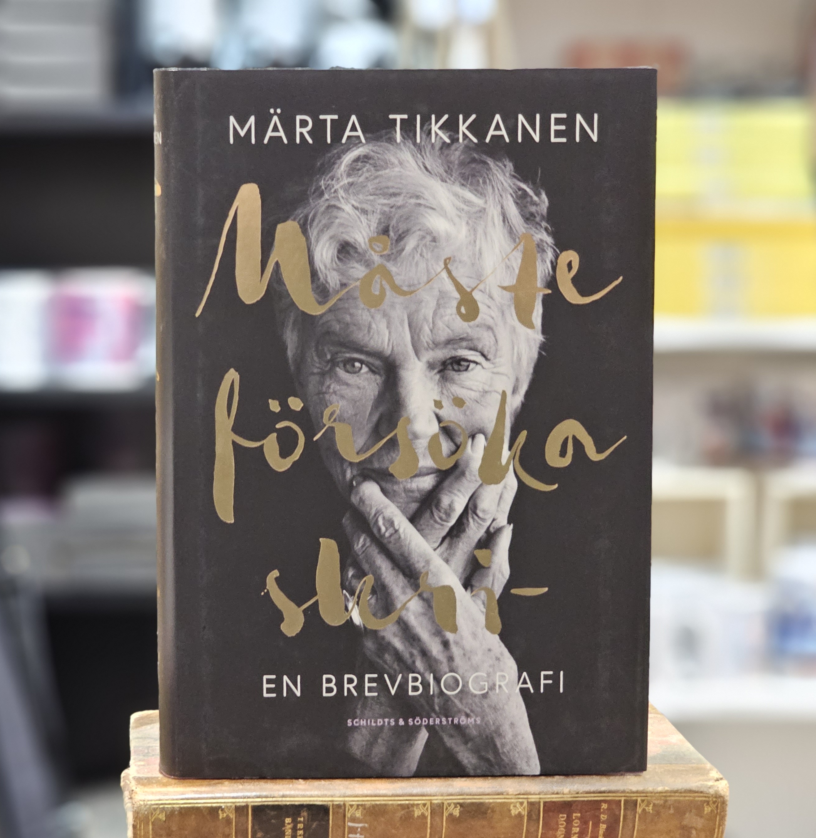 Bok - Måste försöka skri-