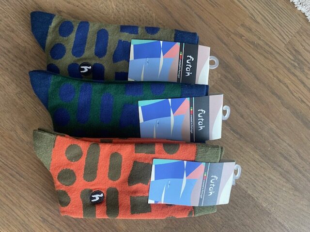 Futah strumpor model Shell. 3-pack. Storlek ca 40-45. Orange/grön/blå/oliv.