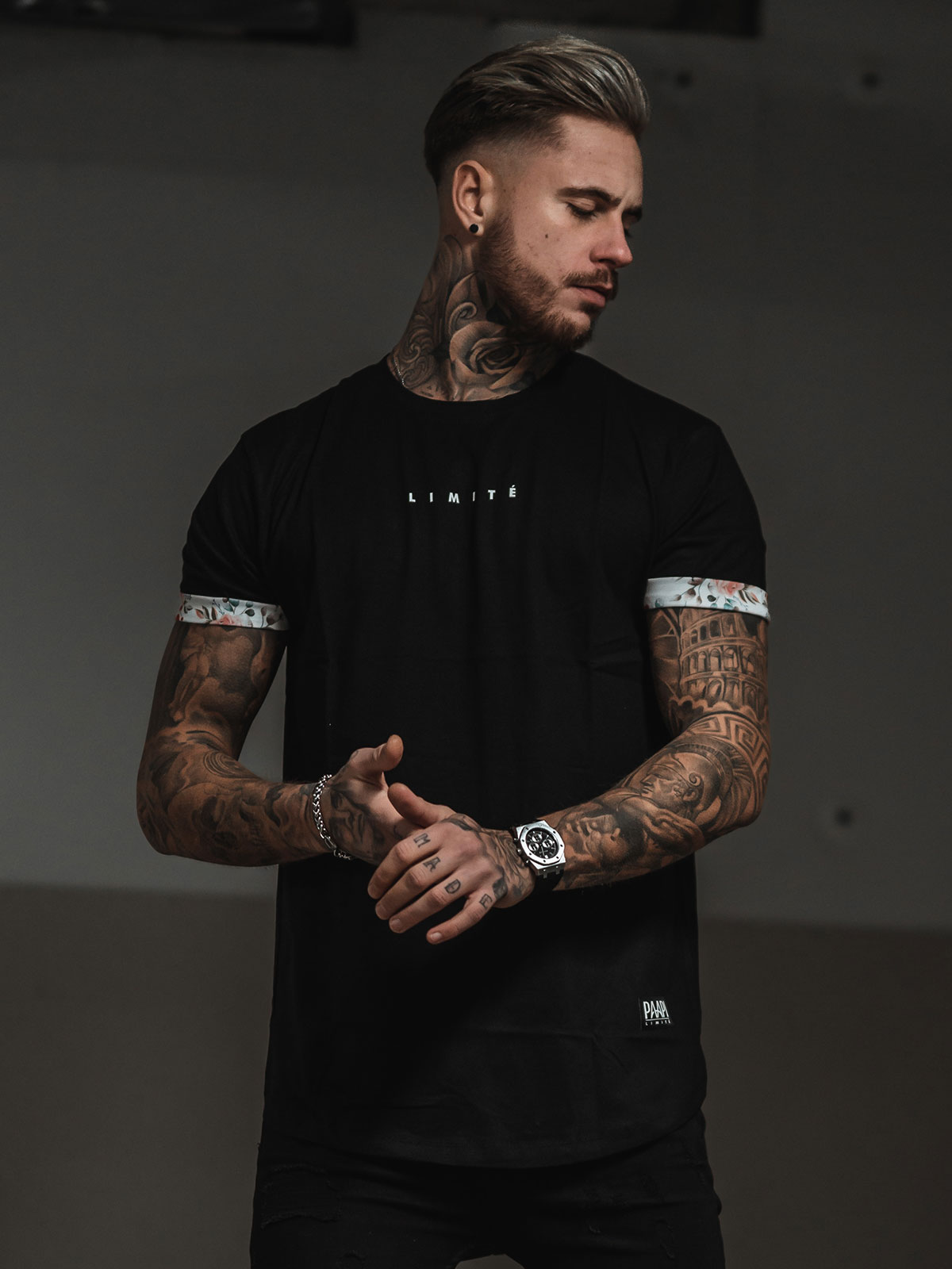 Small Roses Tee Black