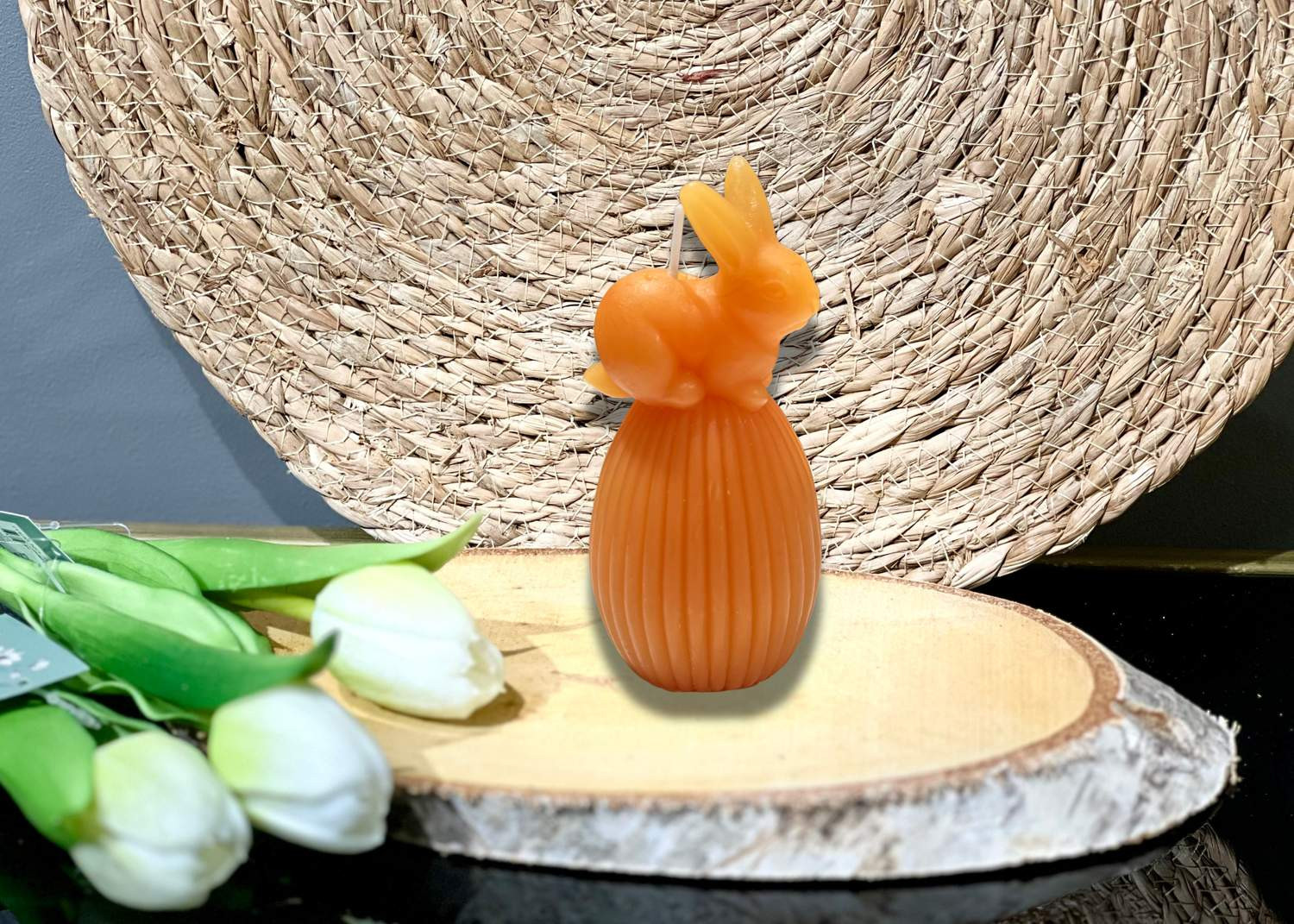 Ljus Påskhare Ägg Brun