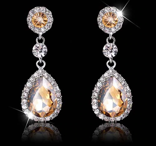 Stora Örhängen fyllda med Cubic Zirconia samt i platinumplätering -Champange