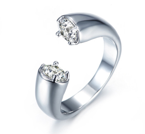 Ring med Cubic Zirconia och i Vit 18K Guldplätering