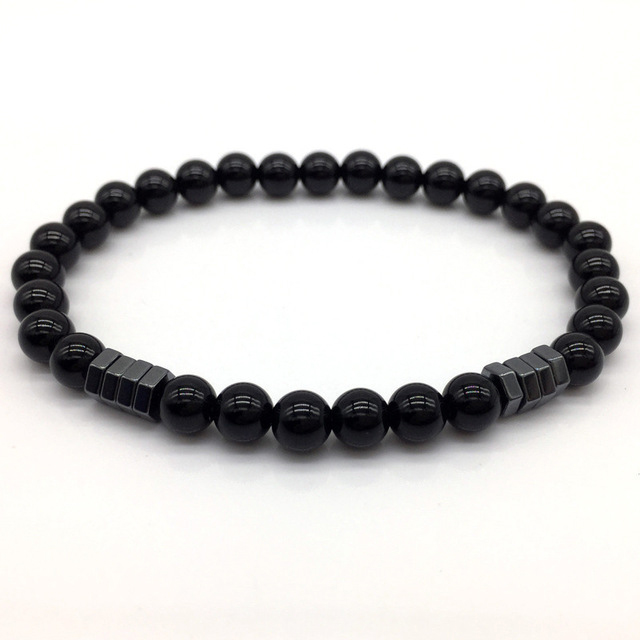 Armband med svarta blanka stenpärlor
