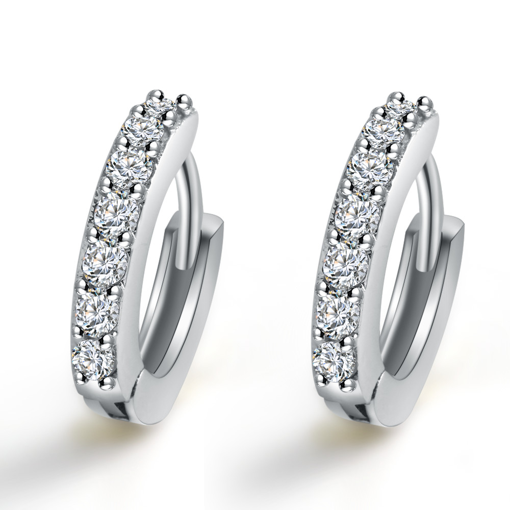 Örhängen med Cubic Zirconia och i 925 Sterling Silverplätering