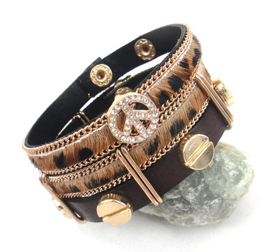 Läderarmband i två delar med kristall och metalldetaljer -Brun