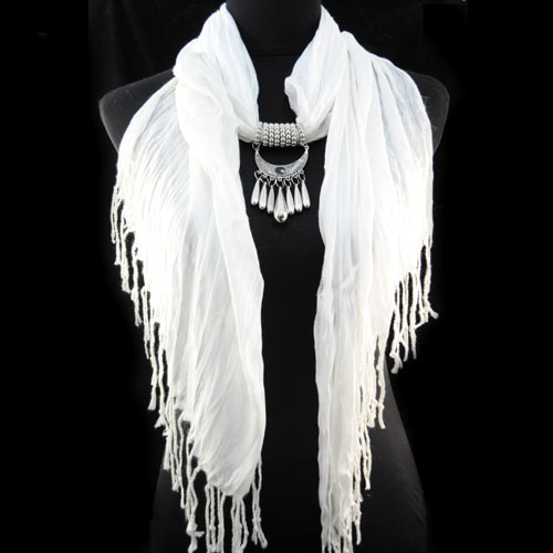 Bomullsscarf i moderiktig modell med 