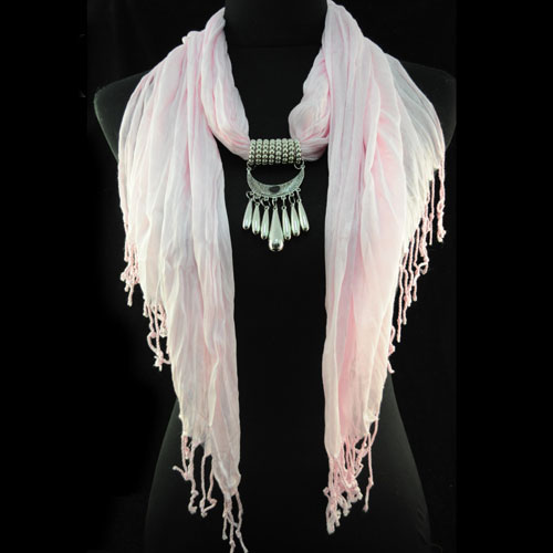 Bomullsscarf i moderiktig modell med 