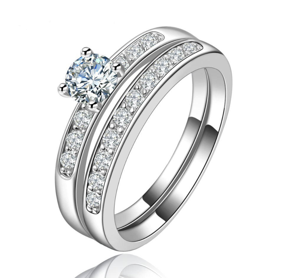 Dubbla ringar med Cubic Zirconia och platinumplätering