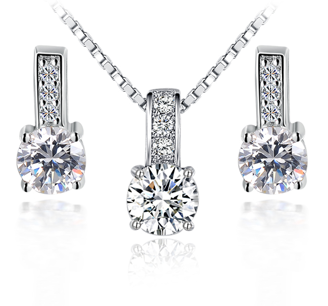 Smyckeset  med stora och små Cubic Zirconia samt i 925 Silverplätering