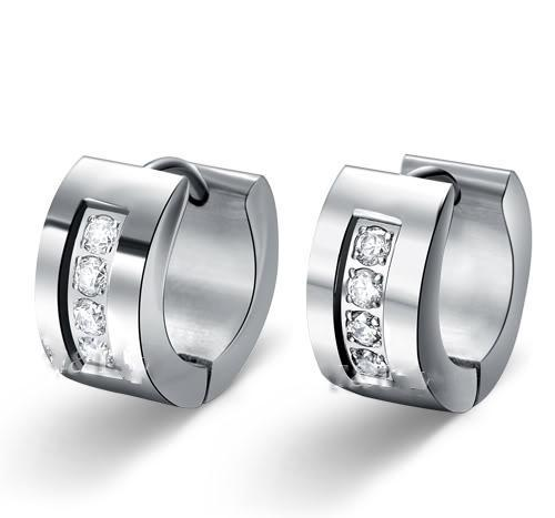 Örhängen med fyra små Cubic Zirconia samt i Rostfritt stål