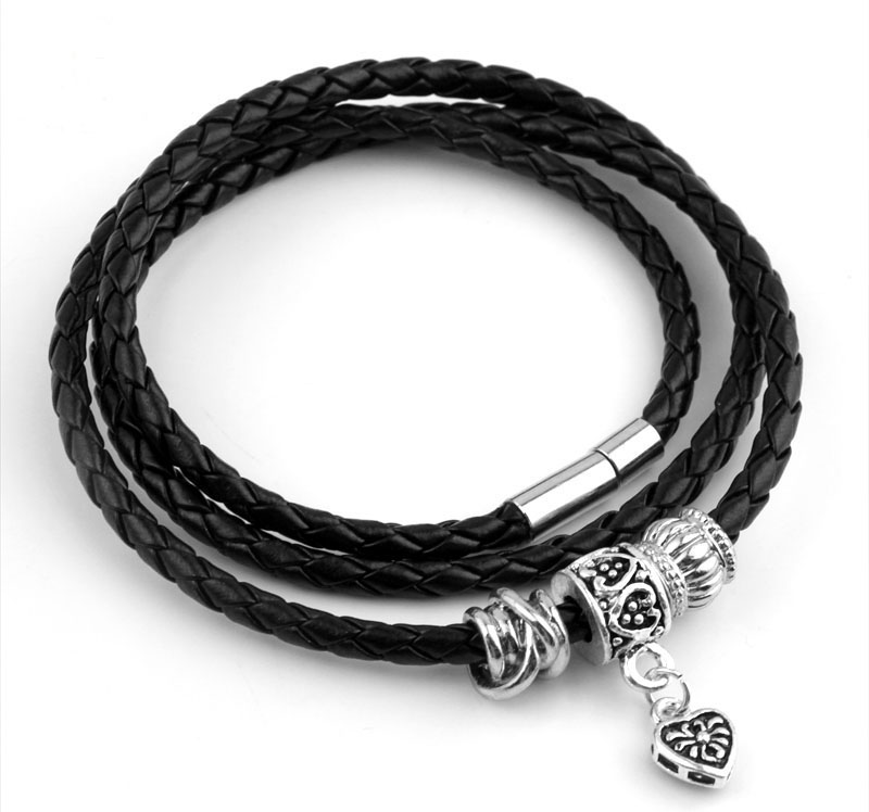 Läderarmband med metalldetaljer och bajonettlåsning -Svart