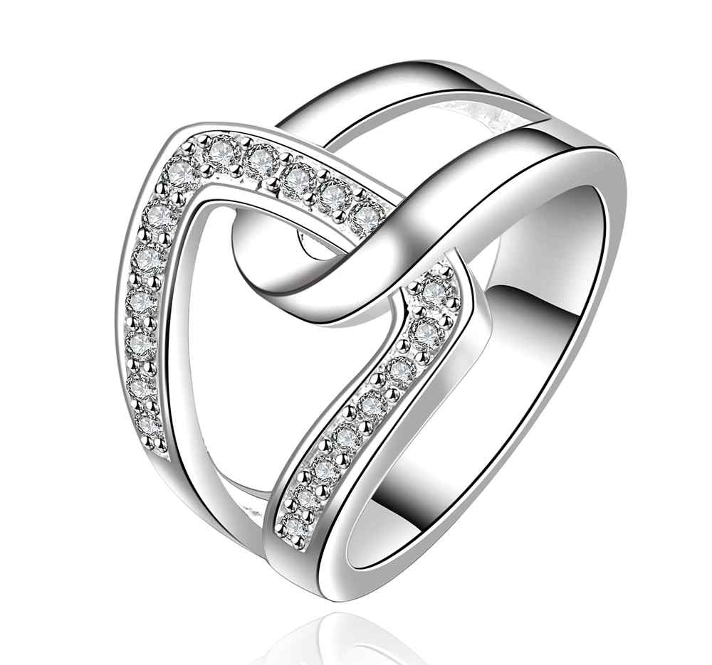 Ring med bl.a en kristallrand samt  i 925 Sterling Silverplätering