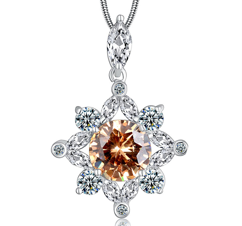 Halsband med stenar i Cubic Zirconia samt i Platinumplätering