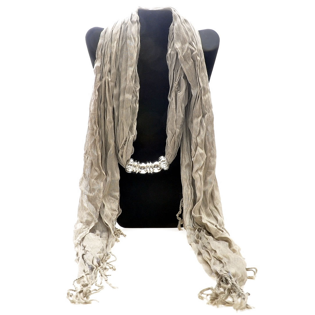 Bomullsscarf i moderiktig modell med 