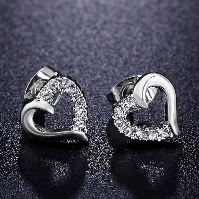 Örhängen med Austrian Crystals och i 925 Sterling silverplätering