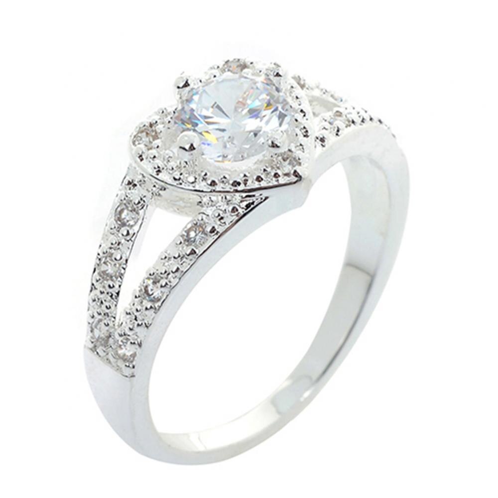 Ring med Cubic Zirconia samt i 925 Sterling Silverplätering