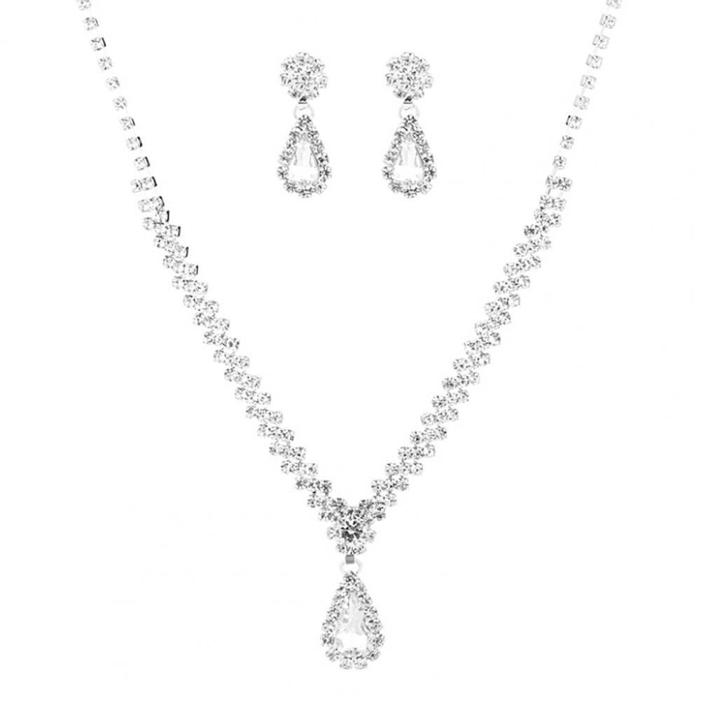 Smyckeset med vita Cubic Zirconia  samt i 925 Sterling Silverplätering