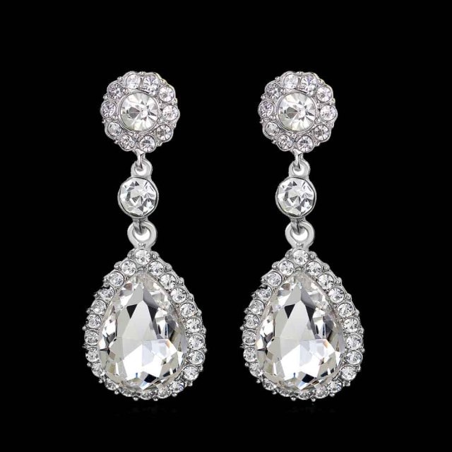 Stora Örhängen fyllda med Cubic Zirconia samt i platinumplätering