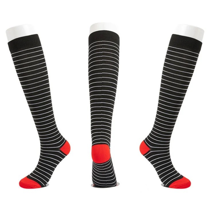 Stödstrumpor Black and red whit stripe Nr 54