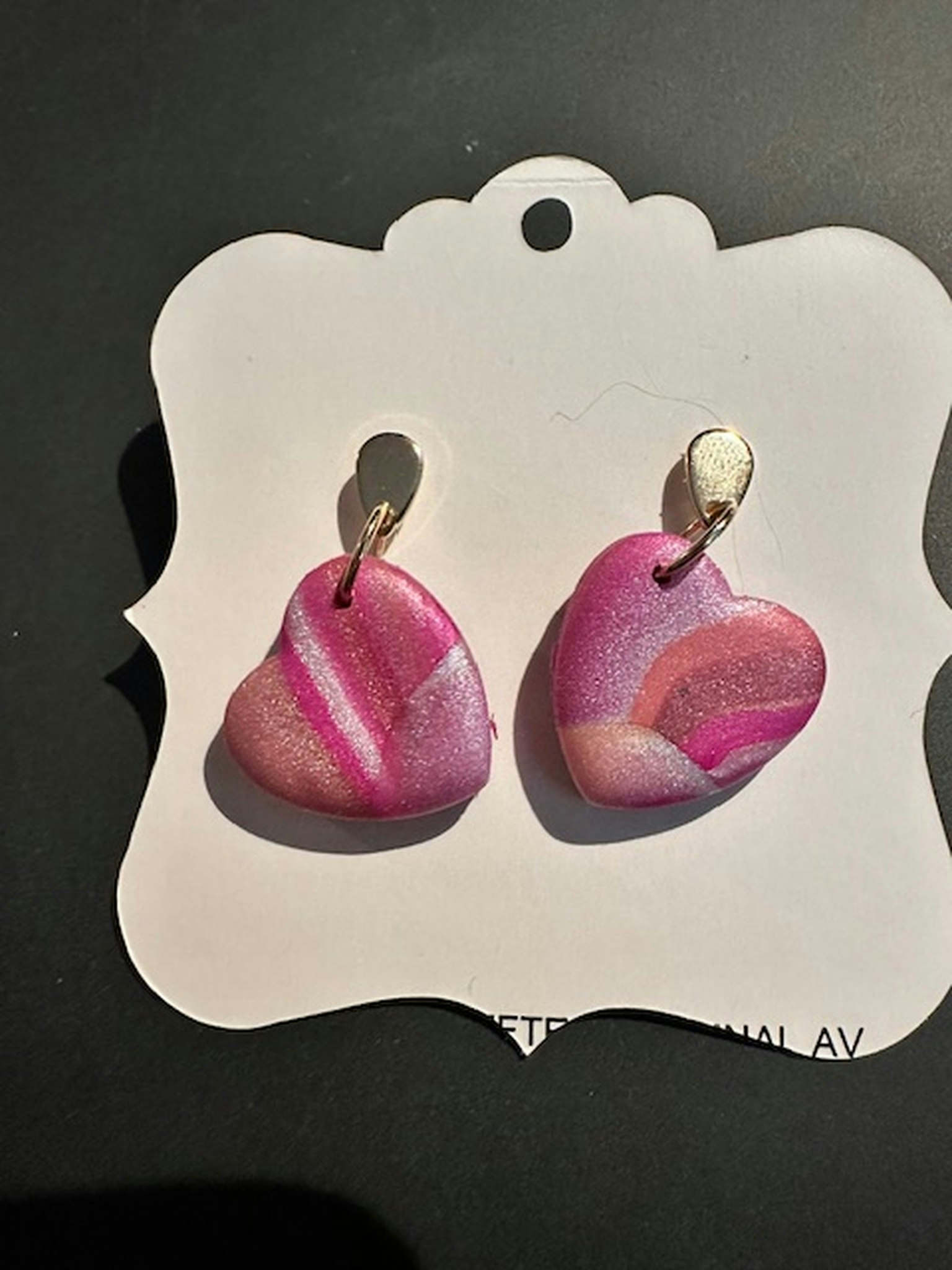 Örhänge i polymerlera - Hjärta rosa skimmer