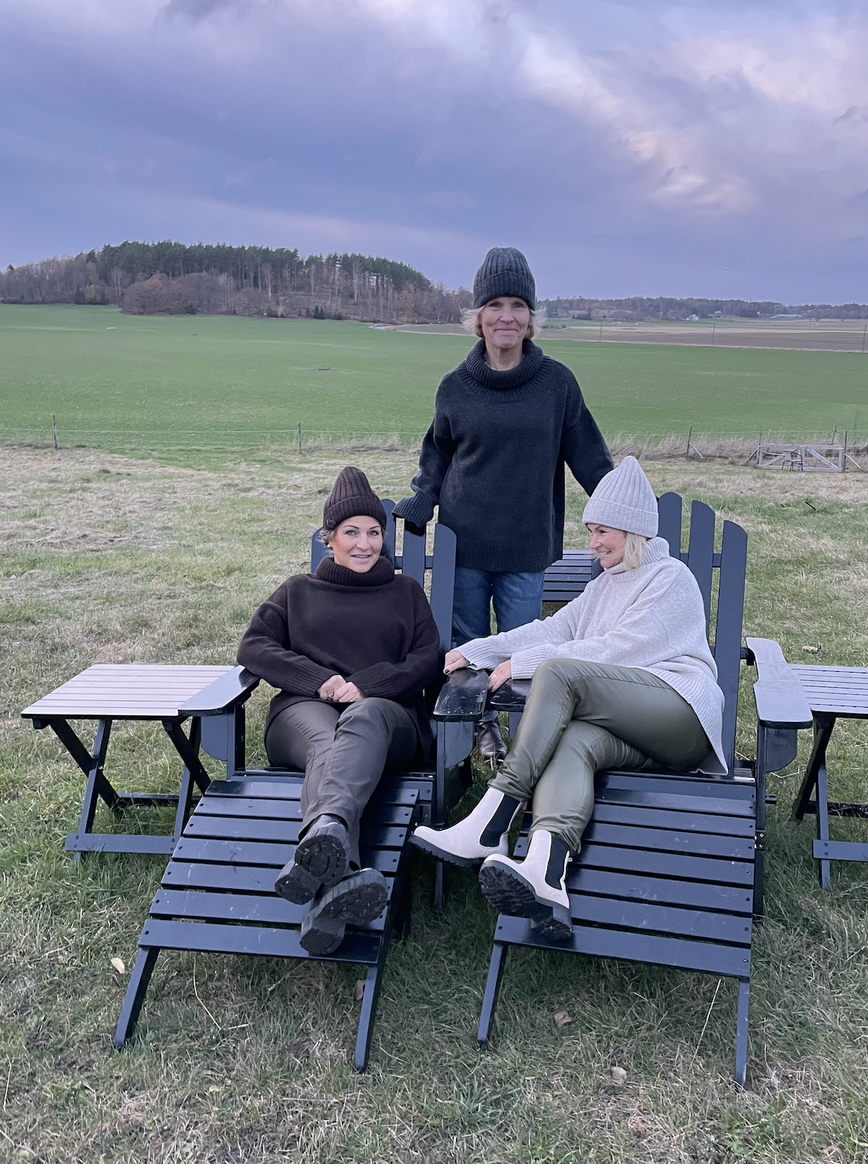 Stickad polotröja 100% lammull mörkbrun