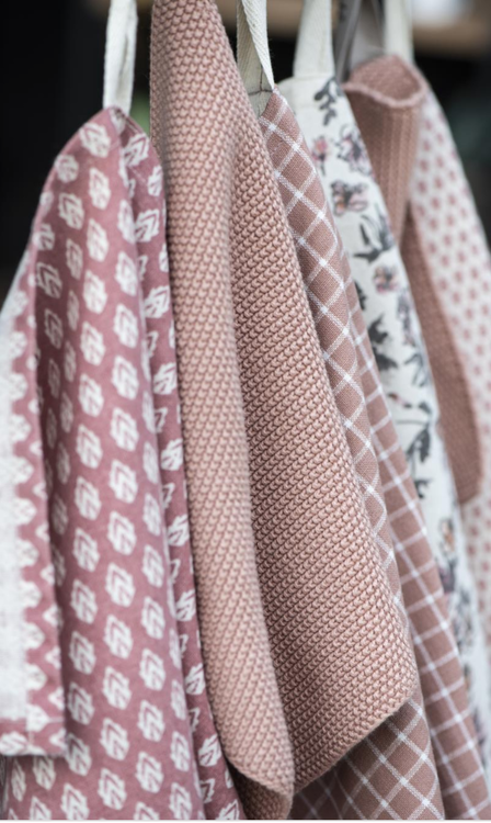 Towel Mynte faded rose knitted