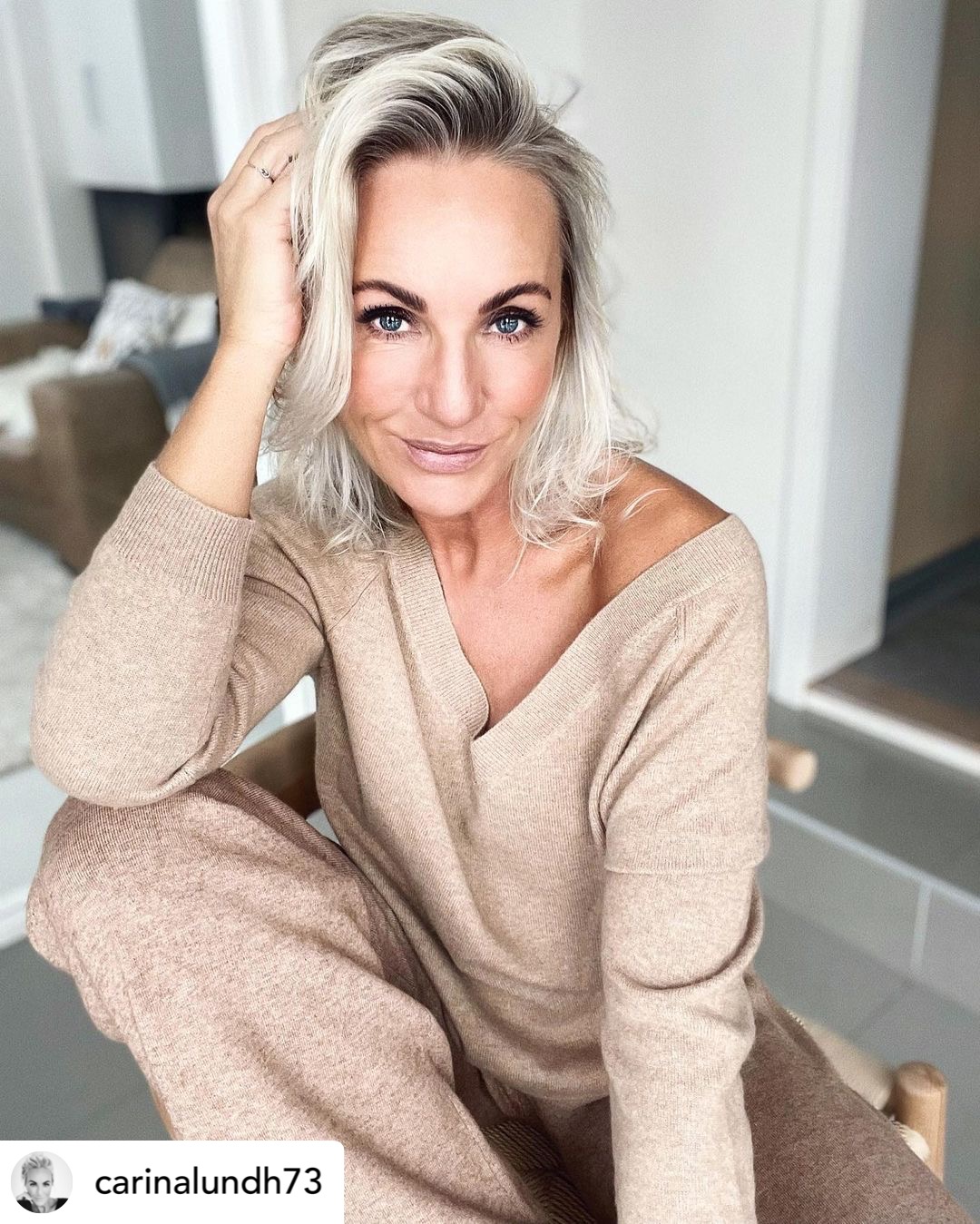 Djup V-ringad Cashmere tröja