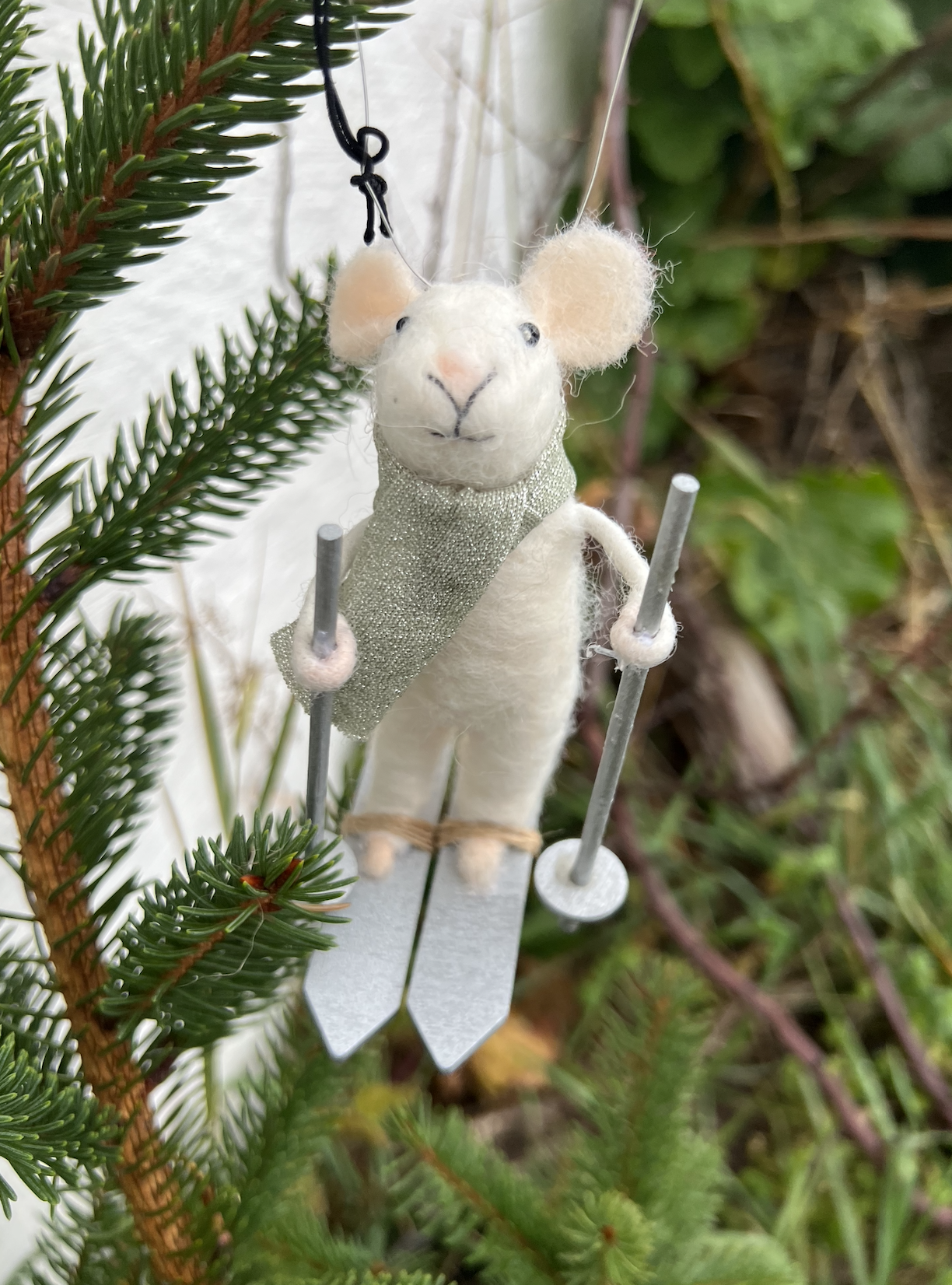 Juldekoration Mus på skidor