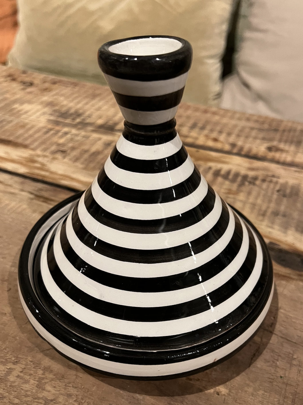 Tajine svart randig