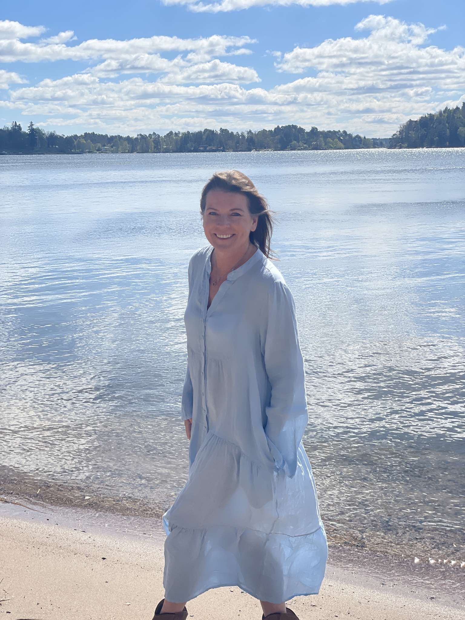 Maxiklänning free spirit med knappar ljus blå