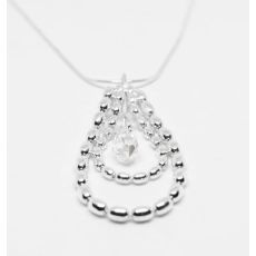 Halsband av oval kulkedja