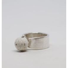 Ring med sten från Brac