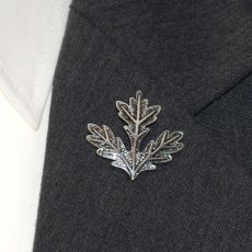Kavajnål Blad