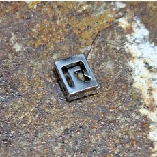 Fyrkantig bokstav till armband - R