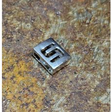 Fyrkantig bokstav till armband - S