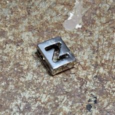 Fyrkantig bokstav till armband - Z