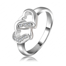 Ring "Two hearts" med små Austrian Crystals och platinumplätering