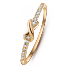 Ring med många små Cubic Zirconia och i 18 K Guldplätering