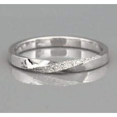 Ring med Cubic Zirconia och  i 925 Sterling Silverplätering