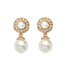 Örhängen "White Pearl" med Austrian Crystal och i 18 K Guldplätering